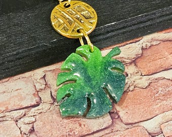 Green and Gold Charm Leaf Pendant