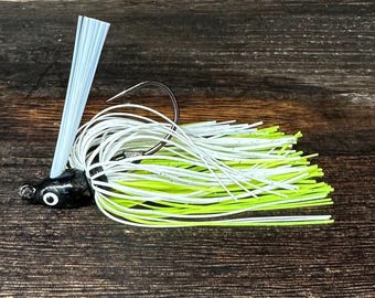 5/16oz Weedless Flipping / Casting Jig.    ( White Ghost )