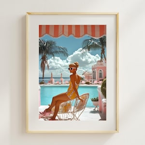 以下が含まれることがあります： 黄色の水着を着た女性が、白い椅子に座ってプールサイドにいる。プールはピンクの建物とヤシの木に囲まれている。空は白雲のある青い空だ。