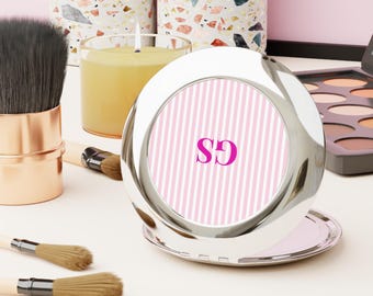 Engraved Name Mirror Bridesmaid Gift Wedding Gift for Bridal Shower Compact Mirror Pocket Makeup Mirror Personalized Gift for Her Bridal Par