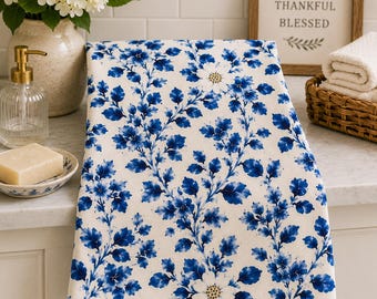 Toalla de mano para baño con estampado floral azul en acuarela / Toalla de cocina con diseño botánico rústico.
