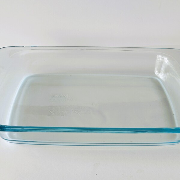 PYREX LARGE Baking Dish 3-quart (9 x 13 inside, 2 1/2" deep) with handles, Lasagna Dish, Bakeware, Casserole Dish, BBQ Ribs and Meat Dish