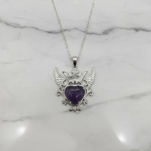 Hjärthänge med bevingad ametist | Andligt halsband för klarhet, ögonaktivering och inre frid | Handgjorda smycken med ängelskyddsdesign