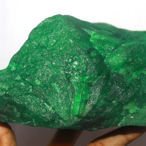 Big Size Green Emerald !! Certified Natural 850.00 Ct Healing Uncut Shape Earth Mined Brazil Rough Rare Found Rock | Free Delivery |