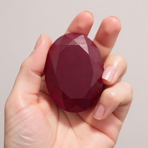 Natural Red Ruby Gemstone: 300-400 Carat Oval Burma Ruby