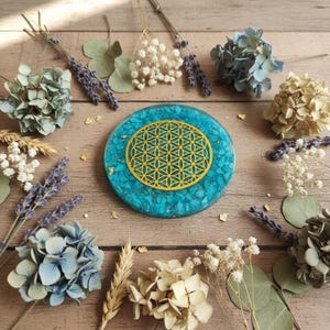 handmade resin crystal charger for chakra balance