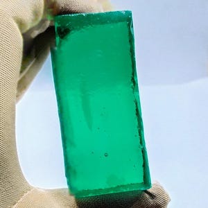 Lab-Created  530 Ct Light Green Emerald Nano Crystal, Heat-Resistant Raw Rough Gemstone, Perfect for Jewelry and Gemstone Crafting