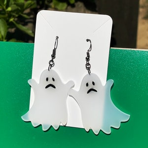 Halloween, earring ghosts, earring spider web, earring for halloween, halloween ghosts, spider web dangle earring.