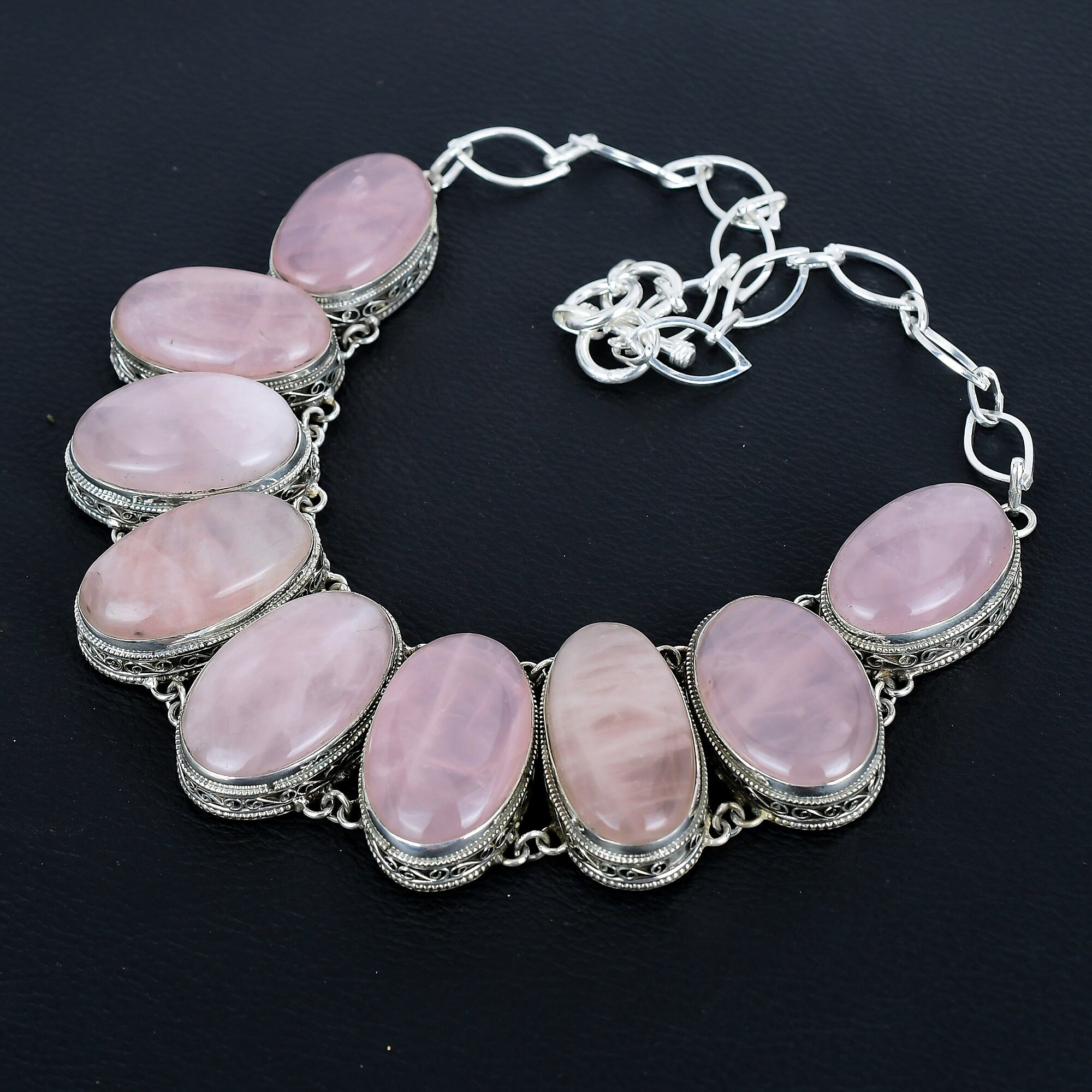 Ciondolo di forma quadrata in quarzo rosa | AMetis® Gioielli