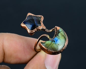 Anello con mezzaluna in labradorite: rame elettroformato, regolabile