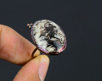 Anello con pietra preziosa di astrofillite: rame elettroformato fatto a mano, regolabile