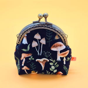 Clip purse coin purse made of cotton with metal frame, handmade