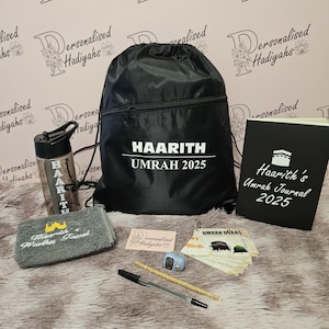 Bolsas de transporte personalizadas para Umrah con juego de tarjetas de duaa, botella de agua, cuaderno, bolígrafo, tasbee, miswaak, toalla para wudhu, guía completa, correa para Ramadán