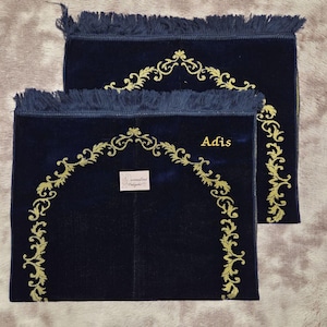 パーソナライズされたトルコの祈祷マット、黒、ジャナマズモスク、ホーム、モスクでの礼拝、名前刺繍入り、イスラム教徒へのイスラム教ギフト、ジュマ、トルコ、イード