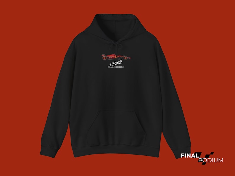 sweat à capuche leclerc avec voiture, signature charles leclerc, sweat à capuche fan f1 ferrari, idée cadeau leclerc, vrai sweat-shirt de voiture ferrari f1 Schwarz