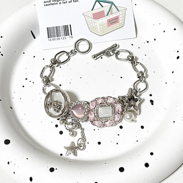 Bracelet de perles de l'an 2000, bracelet rose à breloques, chaîne en argent, bijoux grunge, bracelet esthétique, bracelet y2k, bracelet avant-gardiste, bijoux fairycore