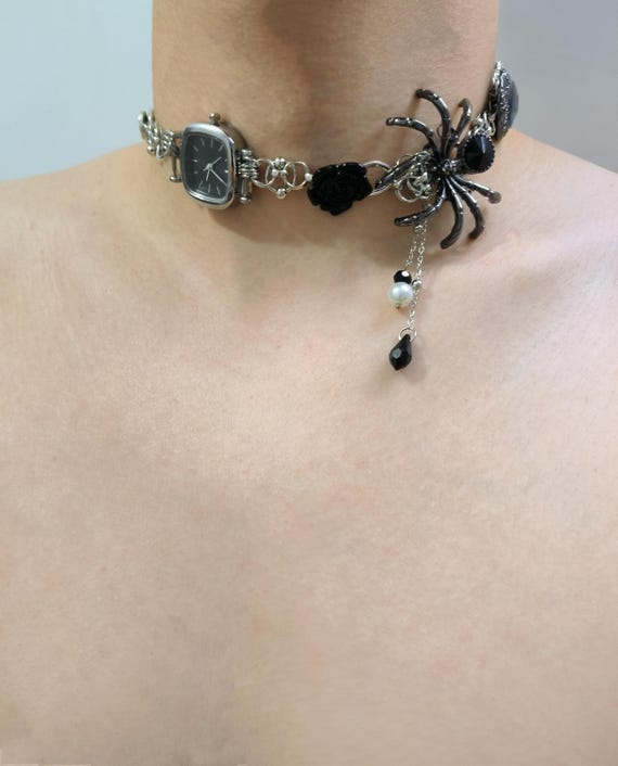 Watch Choker Necklace with Spider Charm,Spider Choker,Gothic Jewelry,Cosplay Witchy Jewelry,Nature Lover Necklace,Halloween Jewelry