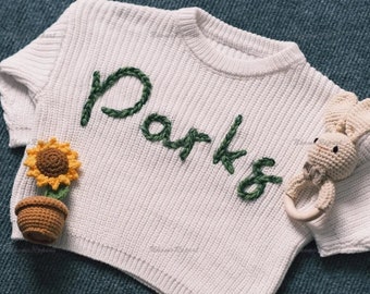 Pull en tricot personnalisé pour Karfreitag : pull prénom brodé à la main pour bébés et tout-petits - cadeau de naissance artisanal unique