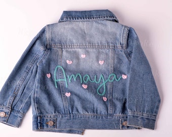 Joie personnalisée : veste en jean personnalisée pour bébés et tout-petits - Un cadeau d'anniversaire et de baptême unique