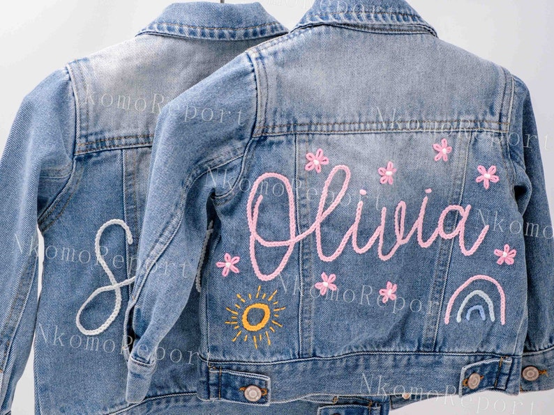 Célébrations du printemps : veste en jean personnalisée pour bébés et tout-petits, parfaite pour les looks de la fête du Travail et de la fête de la tonnelle image 2