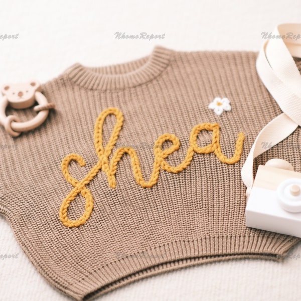 Personalisierter Baby Pullover mit Hand-gesticktem Namen & Monogramm - Ein kostbares Geschenk von Tante für ein Baby Mädchen-Weihnachtsgeschenk