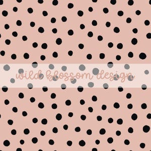 Archivo digital con puntos irregulares dibujados a mano en negro sobre un patrón repetitivo neutro beige rosado.