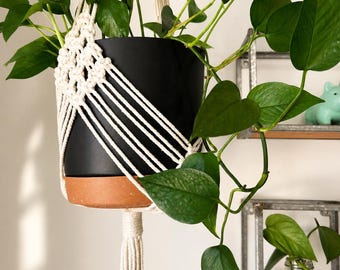 Handgemaakte macramé plantenhanger | Hangende plantenbak | Binnen | Buiten | Plantencadeau | Neutrale woondecoratie | Natuurlijke plantenhouder | Minimalistische boho