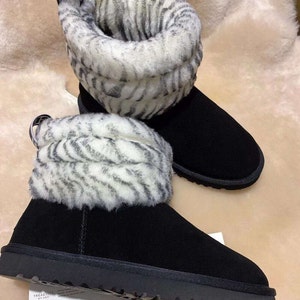 Black winter Boots with Furry black and white