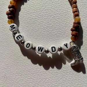 Pulsera MEOWDY – Joya de gato estilo western con colgante de bota vaquera – Pulsera de cuentas hecha a mano – Regalo para mamás gatas – Estilo Y2K