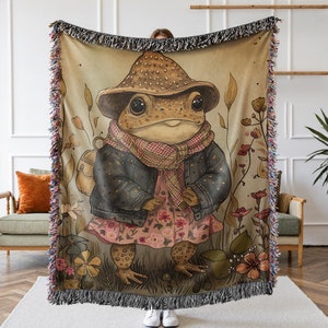 Dressy Frog Woven Throw Blanket Cute Cottagecore Toad Decor Vintage Woven Tapestry Goblincore Blanket Cotton Fairycore Boho Decor