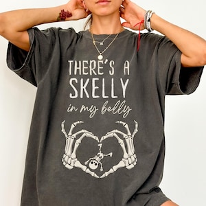 Halloween zwangerschap shirt, aankondiging oktober zwangerschap, Spooky Mama shirt, grappige zwangerschap tshirt, zwangere comfort kleuren tshirt