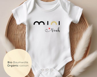 Personalisierter Babybody Mini Nachname Baby, Neugeborenes,  Name personalisiert, minimalistischer Body, Schwangerschaft Ankündigung Geburt