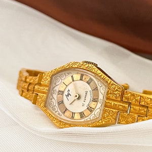 Zierliche minimalistische Gold-Damenuhr im Vintage-Stil, mechanische Uhr für Frauen, Armbanduhr aus der UdSSR, Old-Money-Stil, umgürtet für Mädchen, kleine Uhr