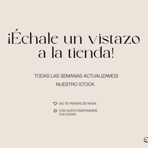 Puede incluir: Un gr&aacute;fico con el texto "&iexcl;&Eacute;chale un vistazo a la tienda!" en negro sobre un fondo beige claro. El texto "TODAS LAS SEMANAS ACTUALIZAMOS NUESTRO STOCK" est&aacute; debajo del texto principal. El texto "&iexcl;NO TE PIERDAS DE NADA!" est&aacute; debajo del texto del stock. El texto "CON GUSTO RESPONDER&Eacute; TUS DUDAS" est&aacute; debajo del texto anterior. El texto "EMA" est&aacute; en la esquina inferior derecha de la imagen.