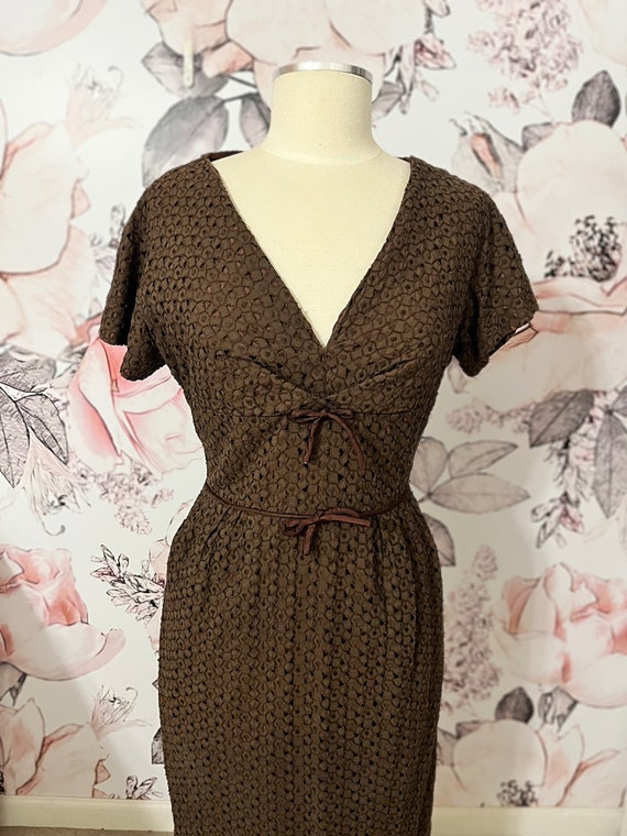 1950's/60's Brown Lace Wiggle Dress - image 3