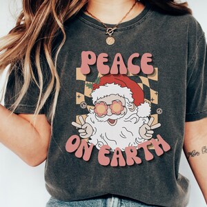 Retro Christmas Shirt, Christmas Shirt, Christmas tshirt, Peace on Earth Shirt, Retro Santa, Retro Christmas, peace sign, Womens shirt
