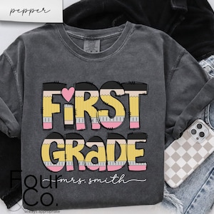 Camiseta personalizada para maestro de primer grado, camiseta con letra de lápiz, camiseta para maestro de primer grado, camiseta personalizada para maestro