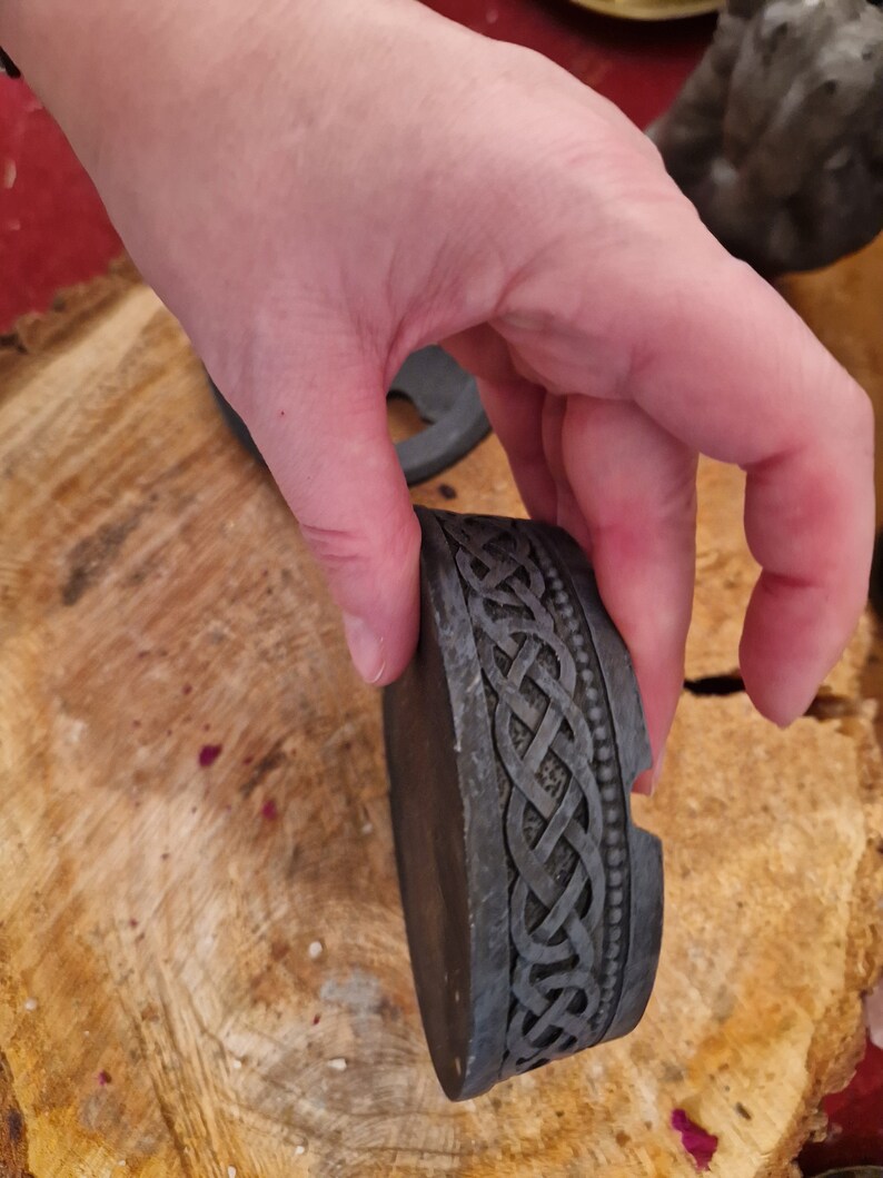 porte encens style gothique