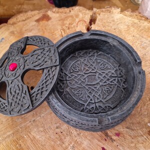 porte encens style gothique