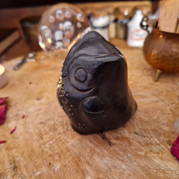 Hibou noir  : objet déco pour sorcière, wicca