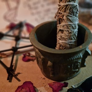 Bronze offering pot or pestle - altar tool for witches, pagans, wiccans, witches - rituals - magic - curiosities