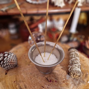 Silver Metal Incense Holder: Altar Tool for Witches, Wizards, Pagans, Wiccans, Witches - Rituals - Magic - Curiosities
