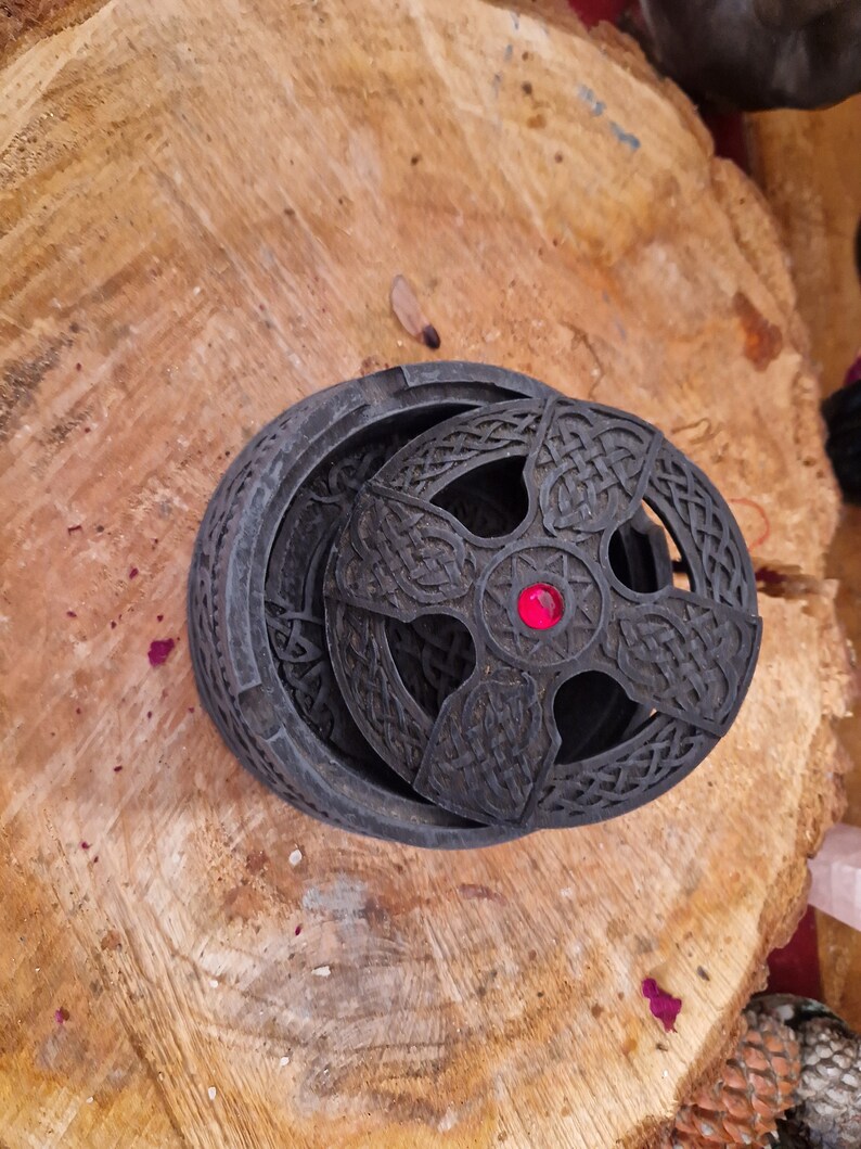 porte encens style gothique