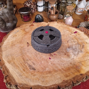 Gothic style incense burner: altar tool for witches, wizards, pagans, wiccans, witches - rituals - magic - curiosities