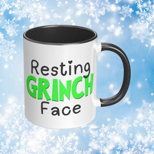 Taza de café con cara de Grinch descansando, tazas navideñas, tazas de café divertidas, tazas de café navideñas, tazas de café, tazas de moda, tazas de Grinch