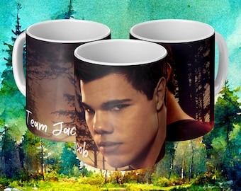 Team Jacob-themed wrap-around coffee mug for Twilight movie enthusiasts.