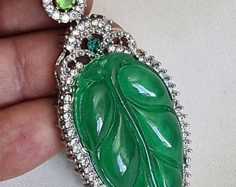 Meister geschnitzte durchscheinende Jadeit Blatt Anhänger | Sterling Silber CZ Border Botanische Halskette