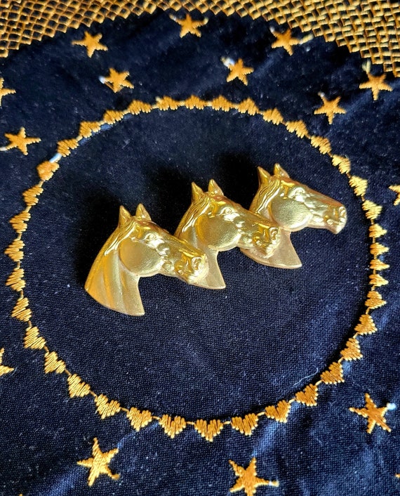 1940s Gold Triple Horse Pin - image 1