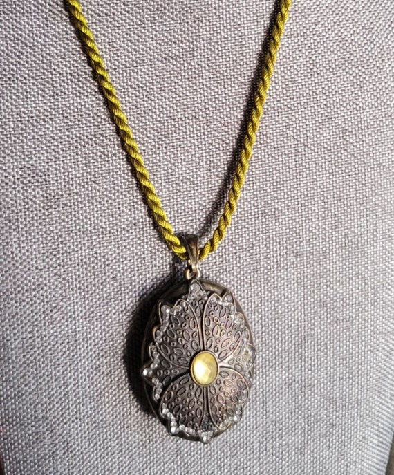Vintage Butterfly Sealed Locket