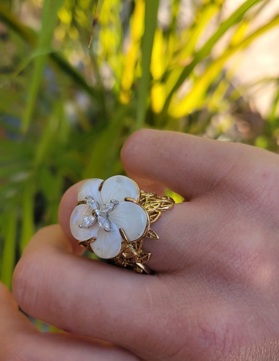 Floral Garden Mother of Pearl Flower Ring